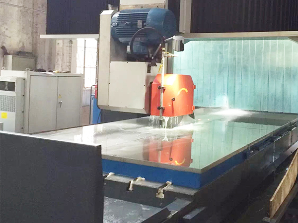 山东鲁磁与三一重工强强联合打造创新电磁吸盘，推动工业自动化新飞跃