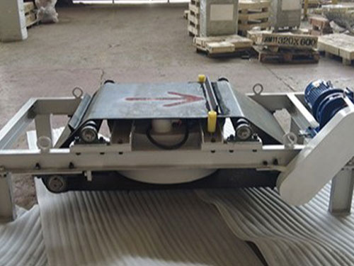 油冷自卸式电磁除铁器的产品特点及工作原理