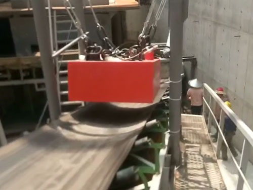 悬挂式永磁除铁器厂家要选正规有实力的企业