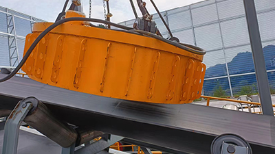 安装电磁除铁器